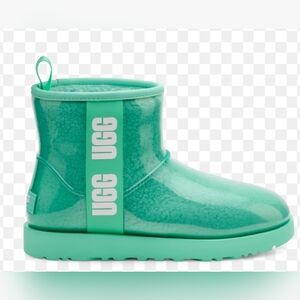 NWT Uggs (5) Classic CLear Mini